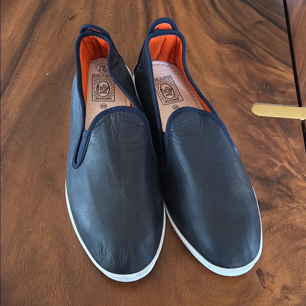 Flossy Style Women’s Slip-On Shoes Navy size 10